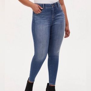 Torrid Bombshell premium jeans, heartthrob color.